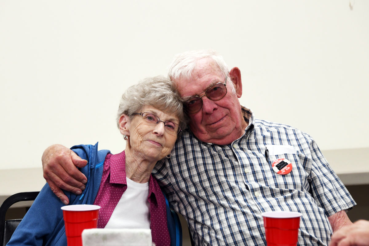 187 Marlene and Wally Larson celebrated their anniversary on the Fun Club Mystery Trip..JPG